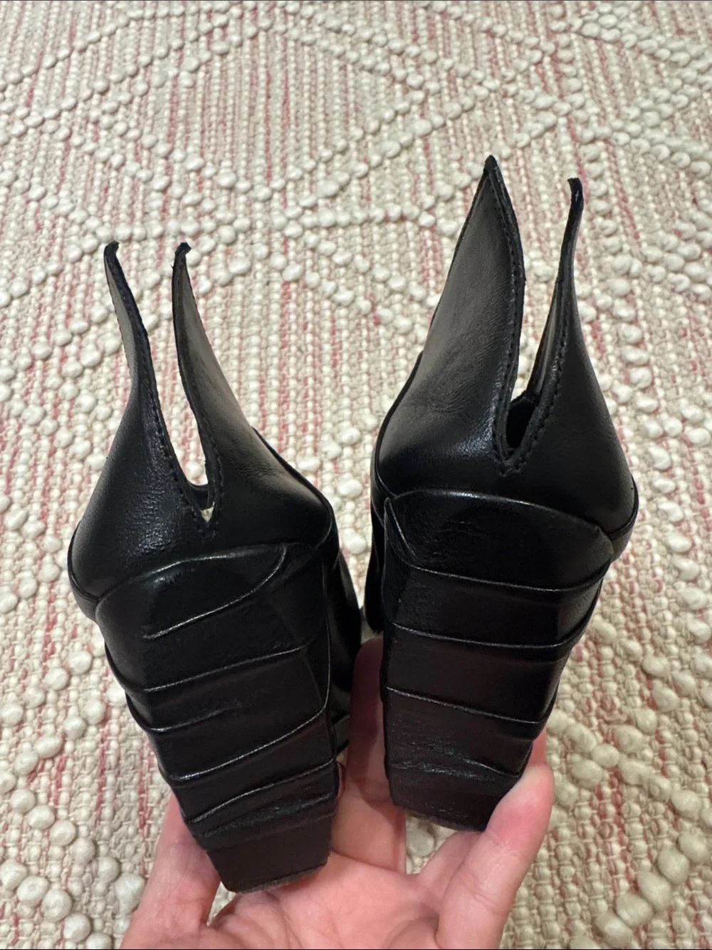 Dusica Dusica Sleek Black Pointed Wedge Booties